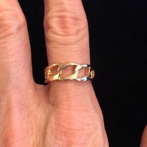 Elegant Gold Tone Chain Link Ring